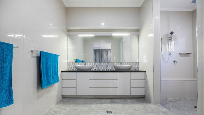 Projects white-bathroom-interior